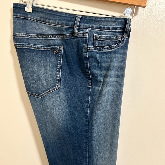 William Rast Jeans - Picture 3 of 6